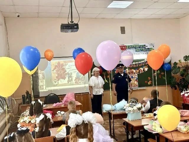 Сентябрь - самое время напомнить детям о безопасности дорожного движения Сентябрь - самое время напомнить детям о безопасности дорожного движения