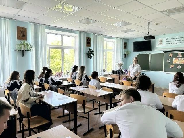 Сентябрь - самое время напомнить детям о безопасности дорожного движения Сентябрь - самое время напомнить детям о безопасности дорожного движения