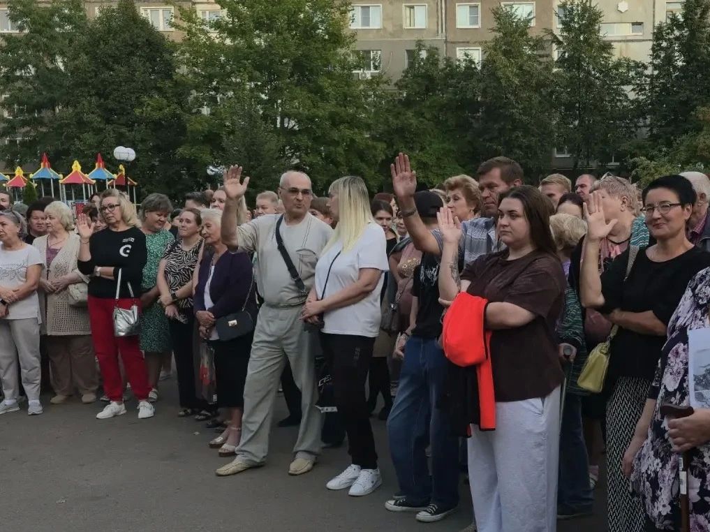 Максим Косенков: Каждый четверг встречаюсь с горожанами в разных частях города на открытых площадках, чтобы возможность принять участие была у всех желающих Максим Косенков: Каждый четверг встречаюсь с горожанами в разных частях города на открытых площадках, чтобы возможность принять участие была у всех желающих