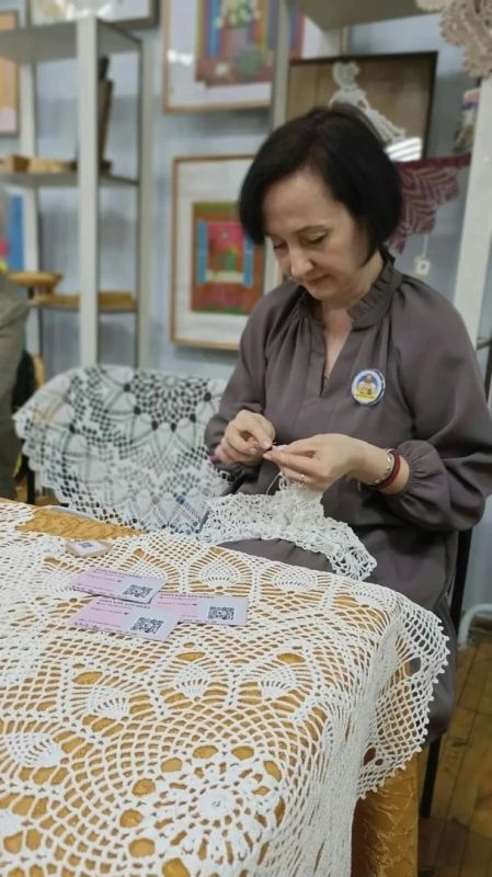 Рассказовские мастерицы выбрали Посла вязания в России Рассказовские мастерицы выбрали Посла вязания в России