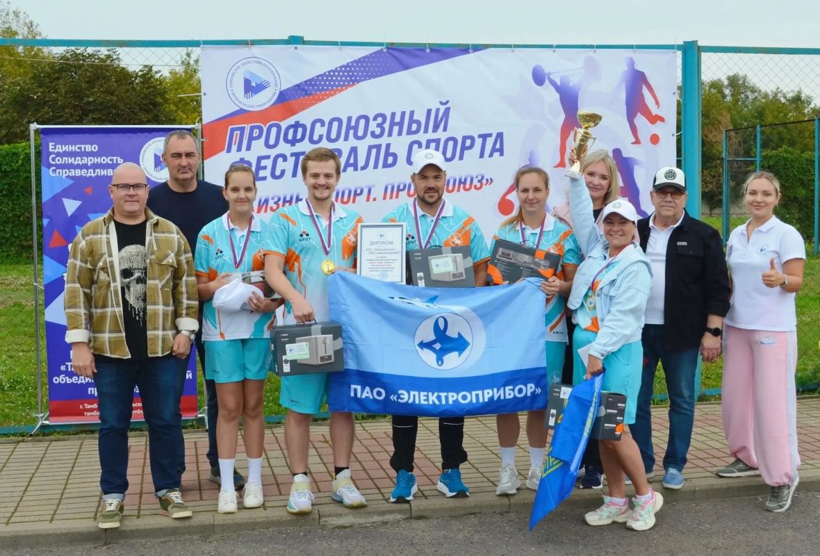 Участников муниципального «Марафона дружбы», посвященного Году единства народов России, поприветствовал первый заместитель председателя Тамбовской областной Думы Юрий Плужников Участников муниципального «Марафона дружбы», посвященного Году единства народов России, поприветствовал первый заместитель председателя Тамбовской областной Думы Юрий Плужников