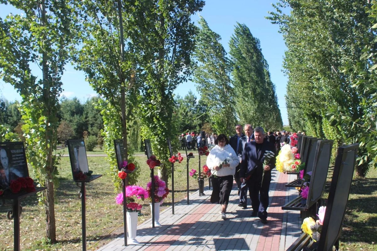 В парке «Патриот» рабочего поселка Ржакса прошла памятная церемония