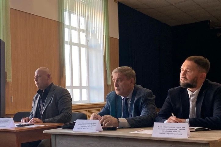 Жители Железнодорожного микрорайона пожаловались на мусор и подтопление подвалов