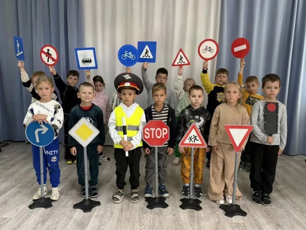 Безопасная дорога к знаниям: в Тамбовской области продолжается месячник безопасности дорожного движения Безопасная дорога к знаниям: в Тамбовской области продолжается месячник безопасности дорожного движения