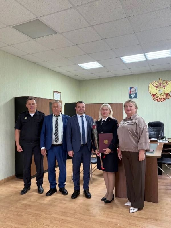 11 сентября в МОМВД России «Мичуринский» поздравили с профессиональным праздником сотрудников отделения по вопросам миграции 11 сентября в МОМВД России «Мичуринский» поздравили с профессиональным праздником сотрудников отделения по вопросам миграции