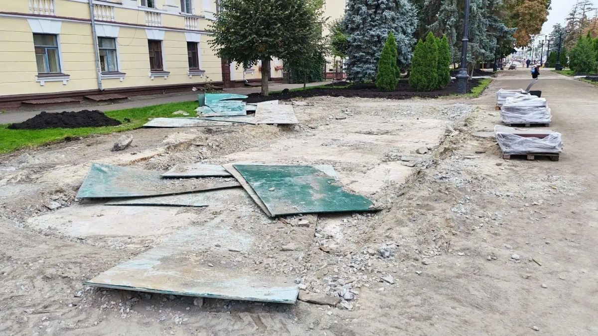В Тамбове продолжают благоустройство улицы Октябрьской В Тамбове продолжают благоустройство улицы Октябрьской