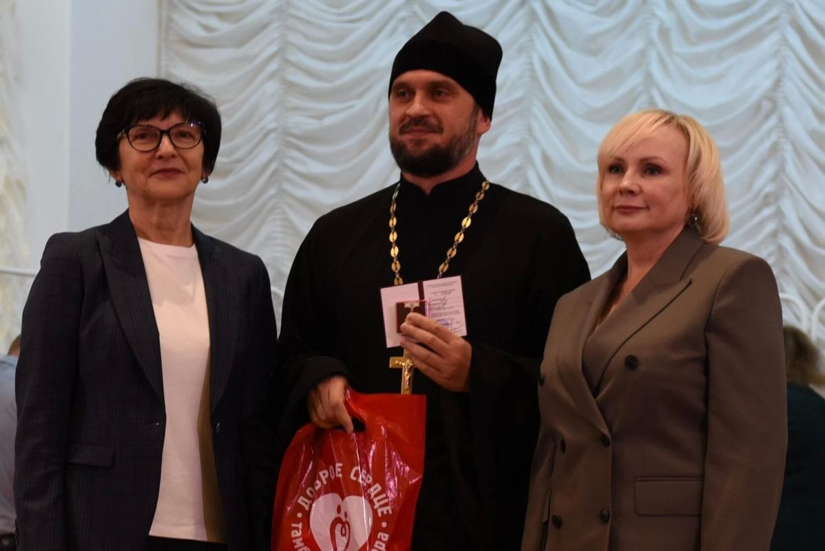 В актовом зале Тамбовского колледжа искусств прошла торжественная церемония награждения лучших доноров области