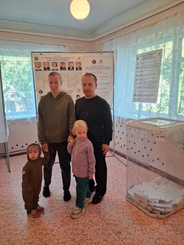 В этот важный день в стороне не остаются даже самые маленькие В этот важный день в стороне не остаются даже самые маленькие