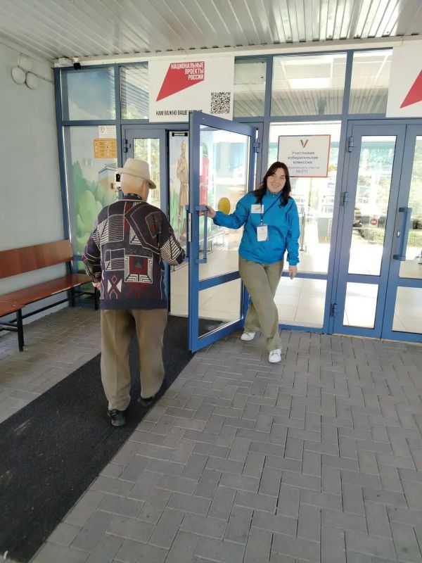 С заботой о людях на избирательных участках организована работа волонтеров С заботой о людях на избирательных участках организована работа волонтеров