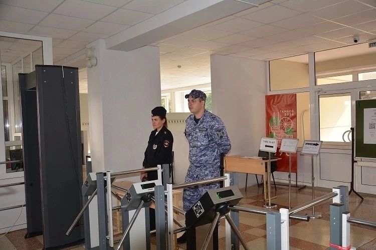 Сотрудниками УМВД России по Тамбовской области обеспечена безопасность при проведении Единого дня голосования в период с 18 по 20 сентября 2026 года Сотрудниками УМВД России по Тамбовской области обеспечена безопасность при проведении Единого дня голосования в период с 18 по 20 сентября 2026 года