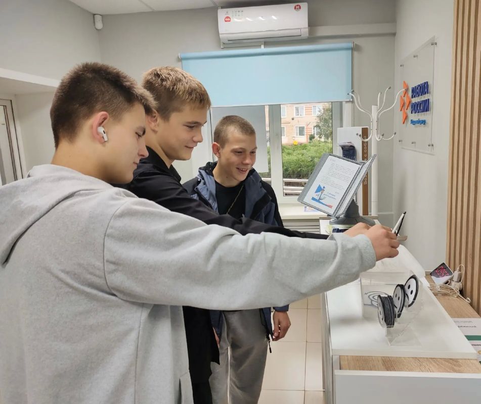 как прошла неделя открытых дверей для школьников в Петровском кадровом центре! как прошла неделя открытых дверей для школьников в Петровском кадровом центре!