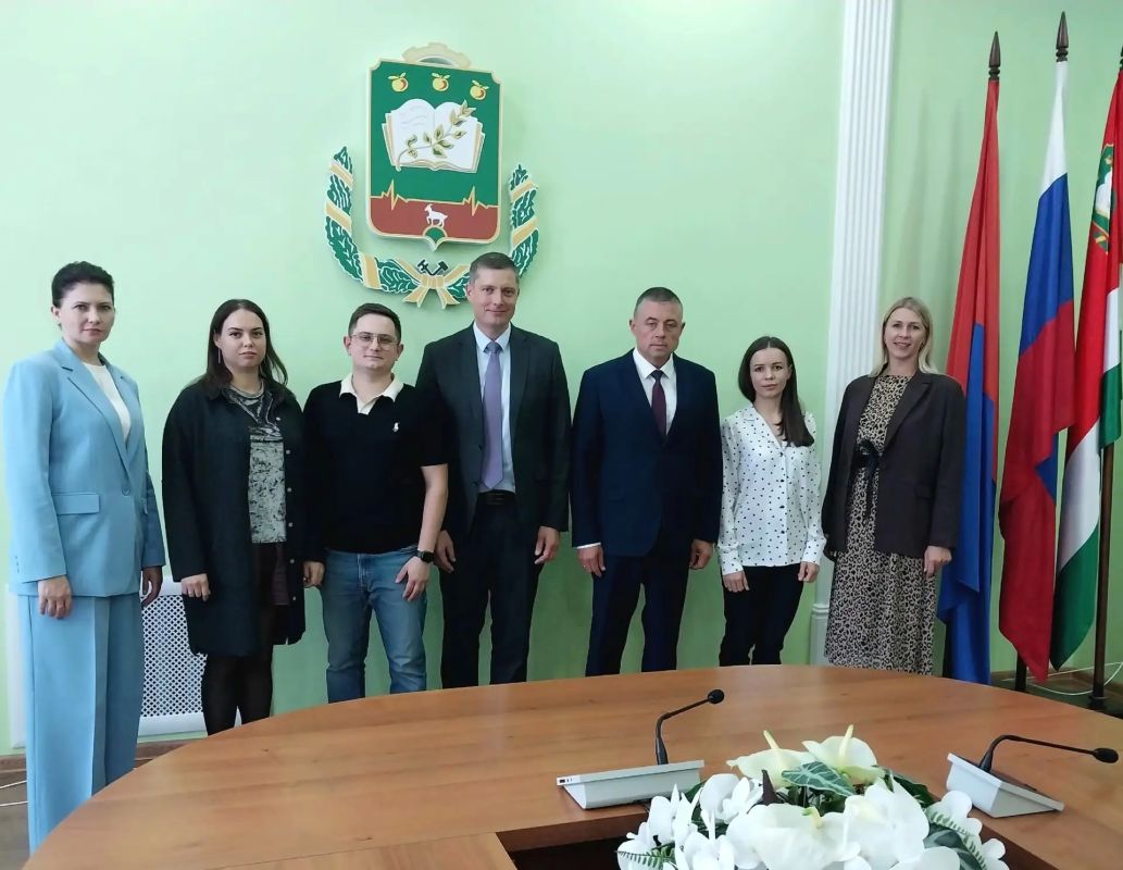В Мичуринске три медика получили служебные квартиры В Мичуринске три медика получили служебные квартиры