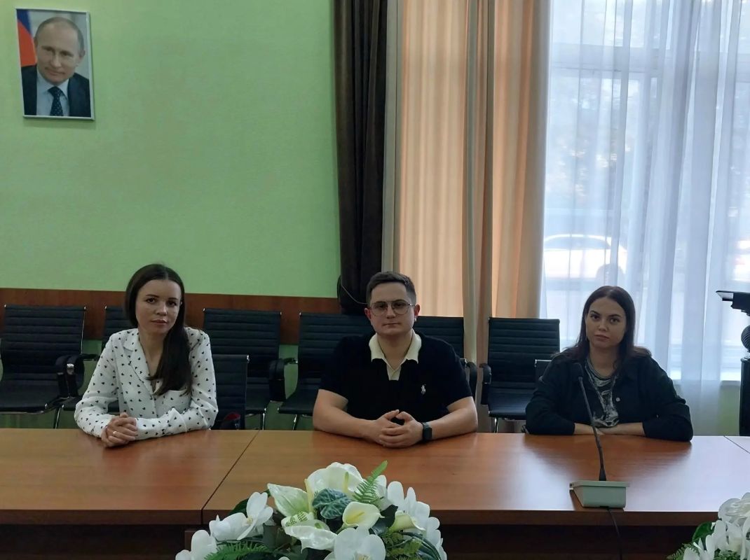 В Мичуринске три медика получили служебные квартиры В Мичуринске три медика получили служебные квартиры