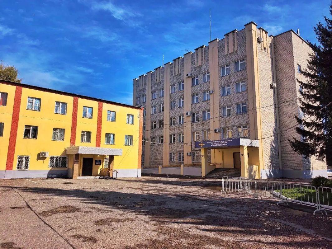 Сотрудники уголовного розыска ОМВД России «Тамбовский» раскрыли ранее совершенную кражу денег из выручки магазина