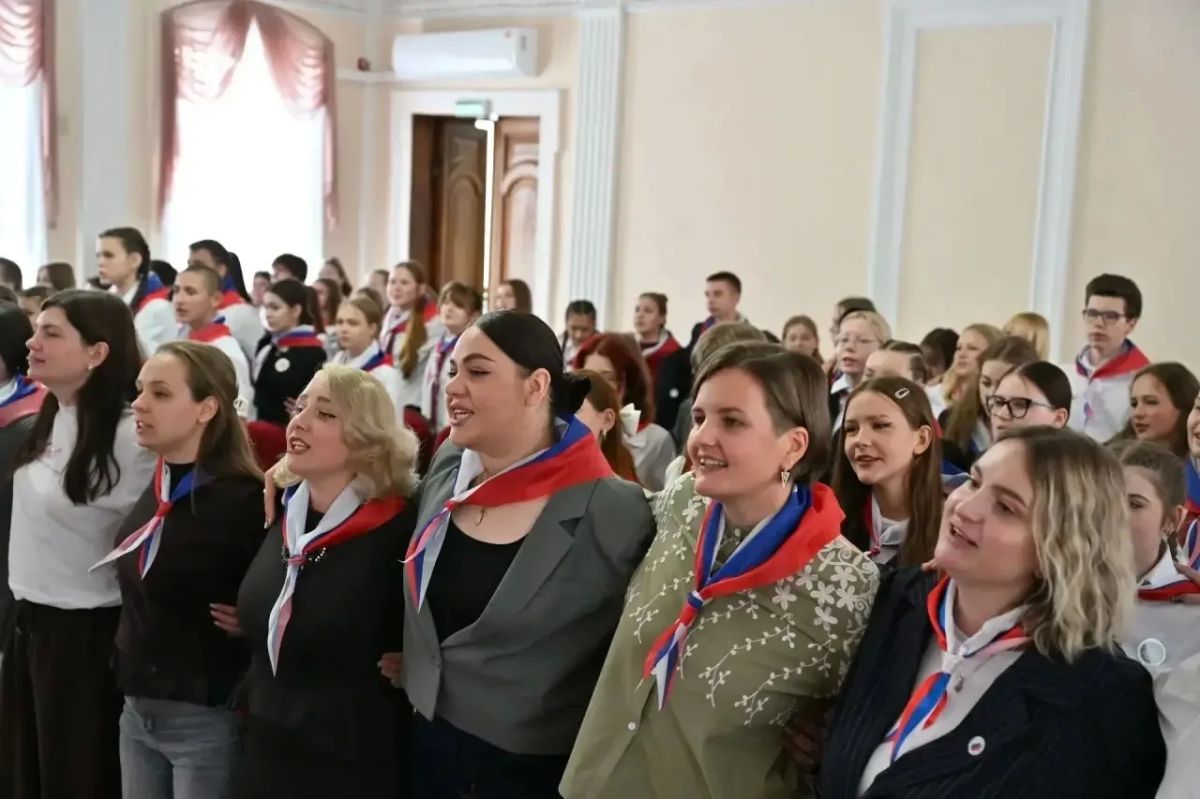 Максим Косенков: Ещё в начале 90-х годов в нашем городе было положено начало становлению не только местного самоуправления, но и детского, школьного самоуправления Максим Косенков: Ещё в начале 90-х годов в нашем городе было положено начало становлению не только местного самоуправления, но и детского, школьного самоуправления