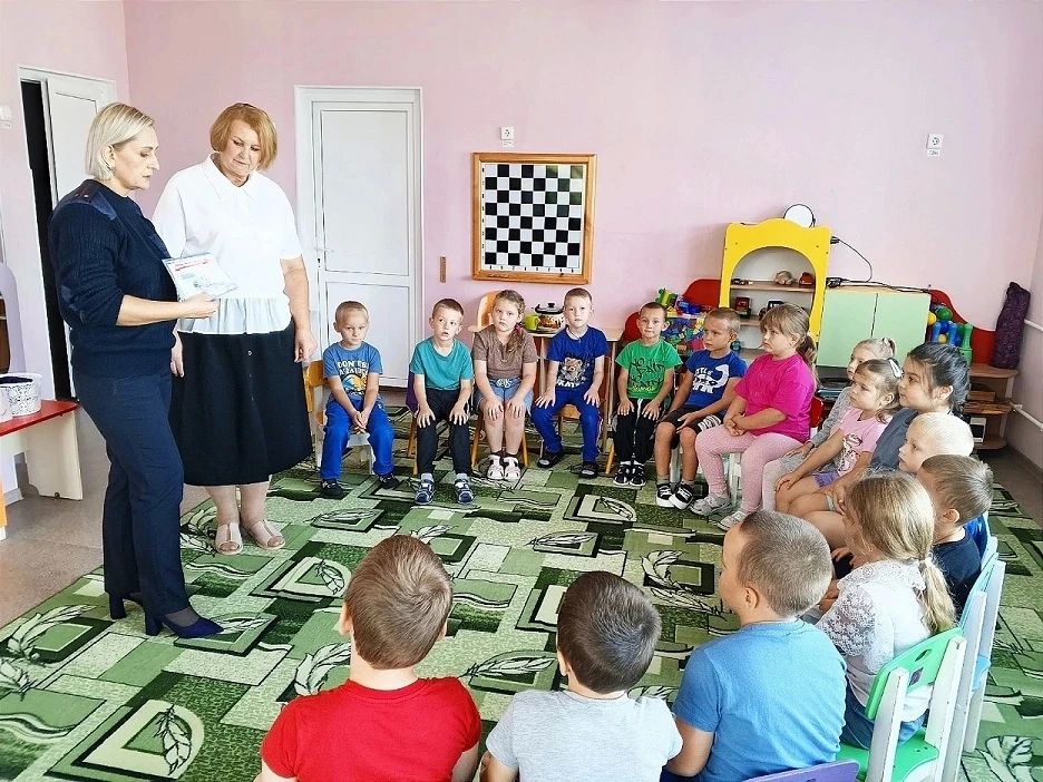 Инспектор Госавтоинспекции в гостях у детского сада «Белоснежка»: как прошла неделя безопасности Инспектор Госавтоинспекции в гостях у детского сада «Белоснежка»: как прошла неделя безопасности