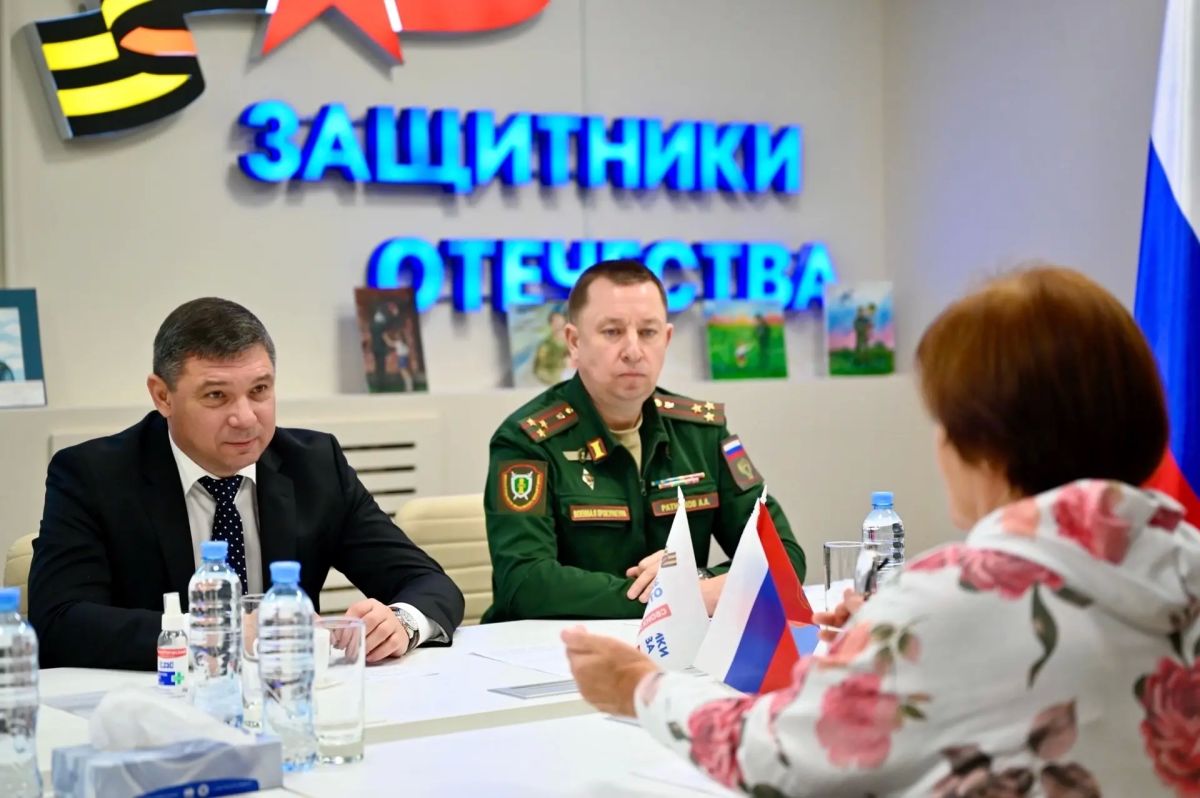 Глава Тамбовской области Евгений Первышов провёл личный приём граждан в региональном филиале фонда «Защитники Отечества»