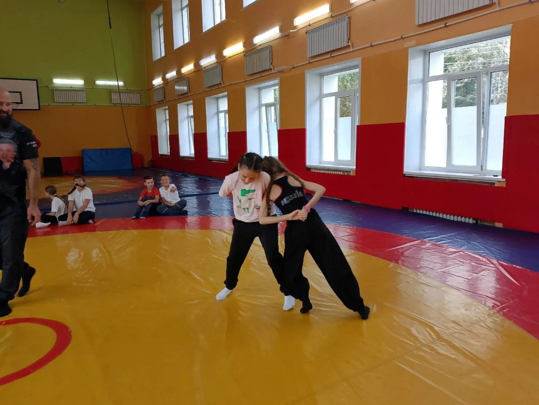 Спортшкола олимпийского резерва №1 приглашает сделать шаг навстречу большому спорту Спортшкола олимпийского резерва №1 приглашает сделать шаг навстречу большому спорту