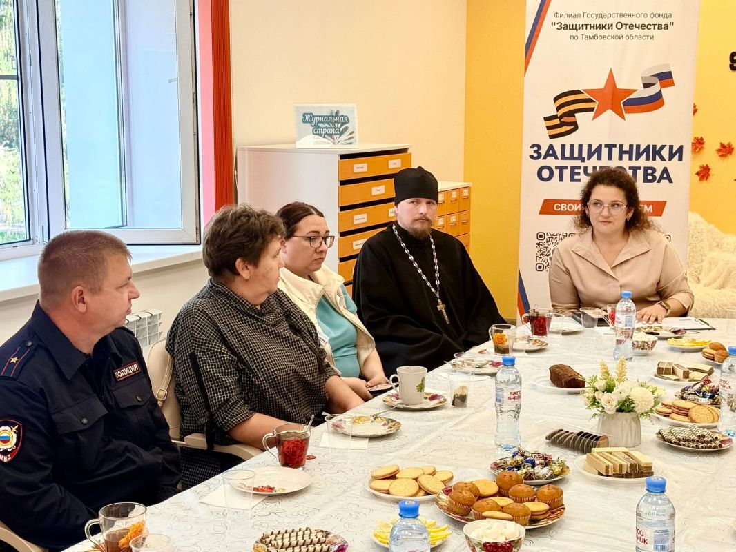 В Мордовском округе Тамбовской области открыли клуб «Тепло маминых рук» (12+) В Мордовском округе Тамбовской области открыли клуб «Тепло маминых рук» (12+)