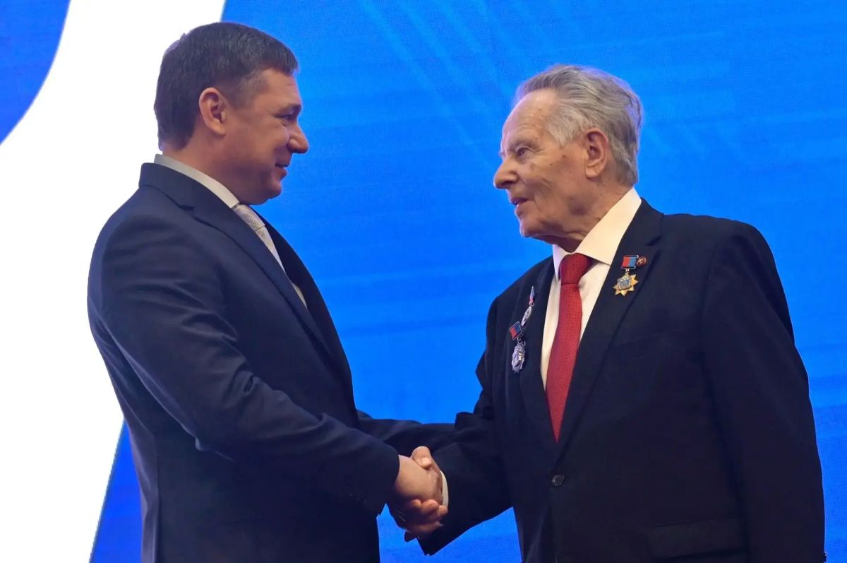 Глава региона Евгений Первышов вручил выдающимся тамбовчанам государственные и региональные награды на торжественном собрании, приуроченном ко Дню образования Тамбовской области Глава региона Евгений Первышов вручил выдающимся тамбовчанам государственные и региональные награды на торжественном собрании, приуроченном ко Дню образования Тамбовской области