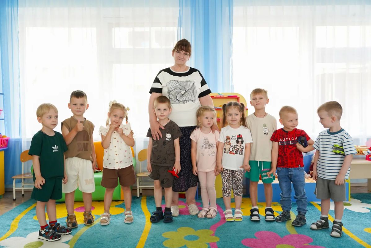 Уважаемые воспитатели, работники и ветераны дошкольного образования! Уважаемые воспитатели, работники и ветераны дошкольного образования!