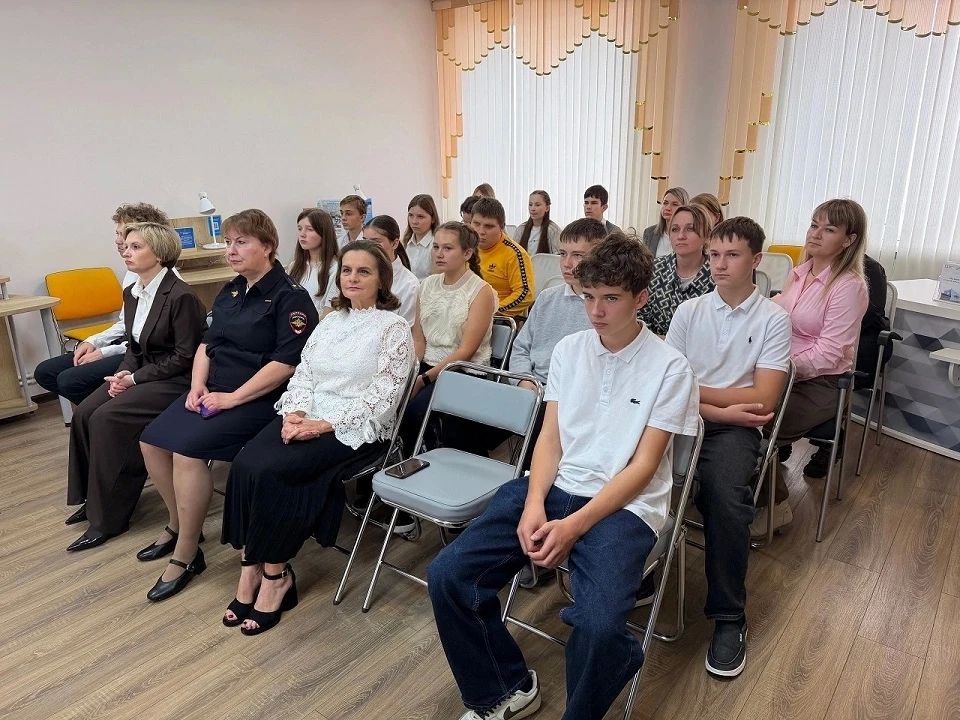 В Жердевском округе прошла торжественная церемония вручения паспортов активистам «Движения первых» В Жердевском округе прошла торжественная церемония вручения паспортов активистам «Движения первых»