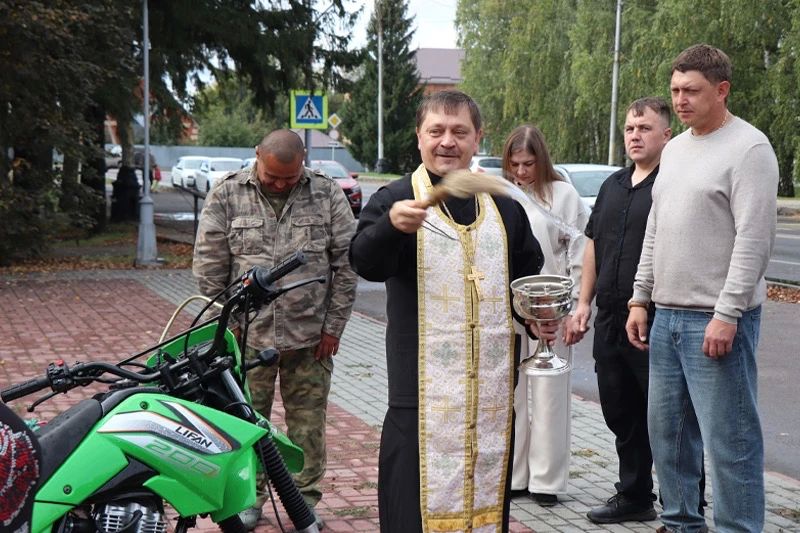 Уваровские предприниматели передали бойцам СВО мотоцикл Уваровские предприниматели передали бойцам СВО мотоцикл