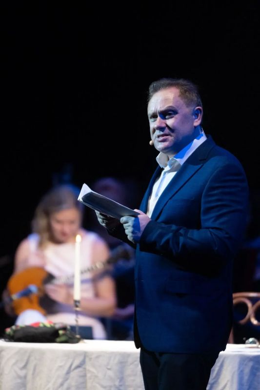 Вчера, 29 сентября, в рамках Всероссийского фестиваля «Прима Домра» состоялся масштабный авторский театральный вечер народного артиста России, композитора Александра Чайковского Вчера, 29 сентября, в рамках Всероссийского фестиваля «Прима Домра» состоялся масштабный авторский театральный вечер народного артиста России, композитора Александра Чайковского
