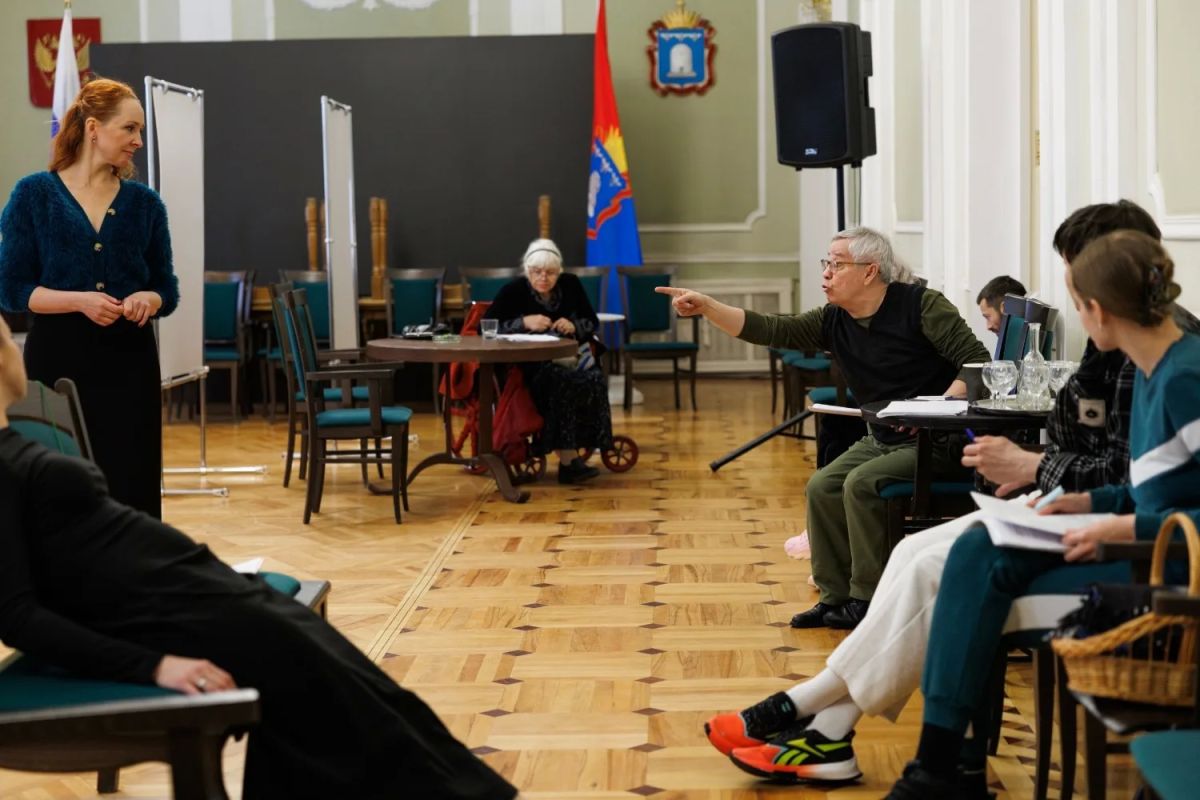 В Тамбовском драмтеатре готовят премьеру мистического триллера «Восемь женщин» В Тамбовском драмтеатре готовят премьеру мистического триллера «Восемь женщин»