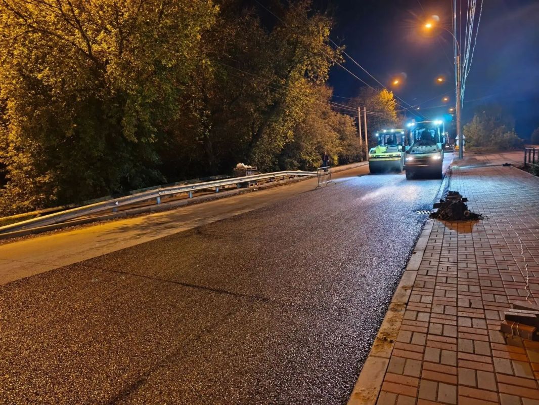 На улице Московской приступили к укладке финишного слоя асфальта На улице Московской приступили к укладке финишного слоя асфальта