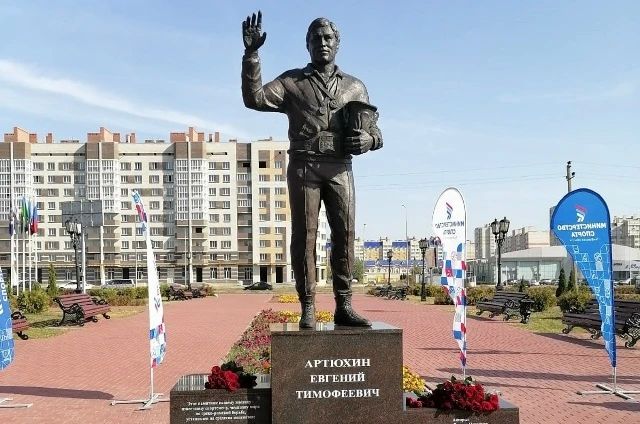 Посмотреть самые зрелищные схватки всероссийских соревнований по греко-римской борьбе «Мемориал Евгения и Сергея Артюхиных» (6+) можно будет в онлайн-формате