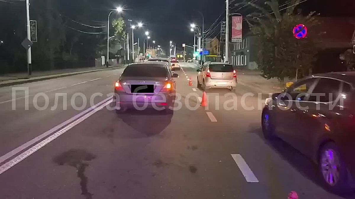 В Тамбове столкнулись три автомобиля: пострадала женщина