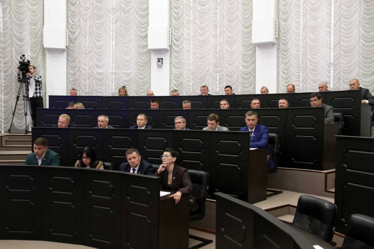Под председательством Алексея Позднякова прошло второе заседание Тамбовской областной Думы восьмого созыва