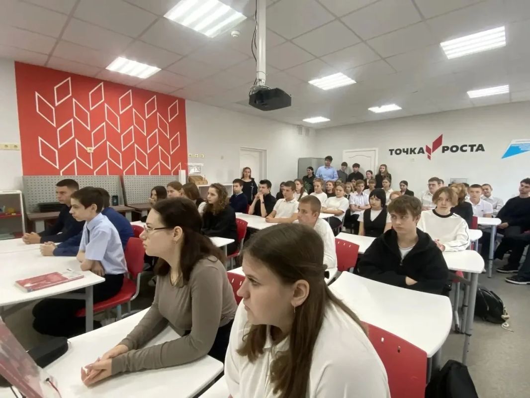 Сотрудники МОМВД России «Мордовский» провели профориентационное мероприятие «Путь в ряды МВД!» Сотрудники МОМВД России «Мордовский» провели профориентационное мероприятие «Путь в ряды МВД!»