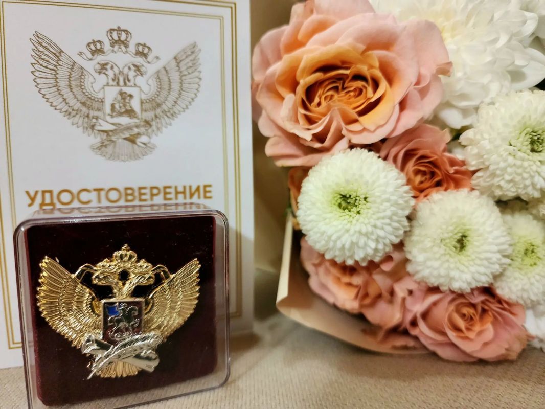 Ведомственный знак отличия Министерства просвещения Российской Федерации «Отличник просвещения»: