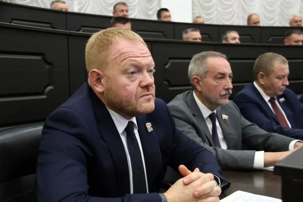 На еженедельном оперативном совещании Глава Тамбовской области Евгений Первышов предложил до конца года ввести мораторий на применение повышающих коэффициентов при оплате коммунальных услуг по нормативу