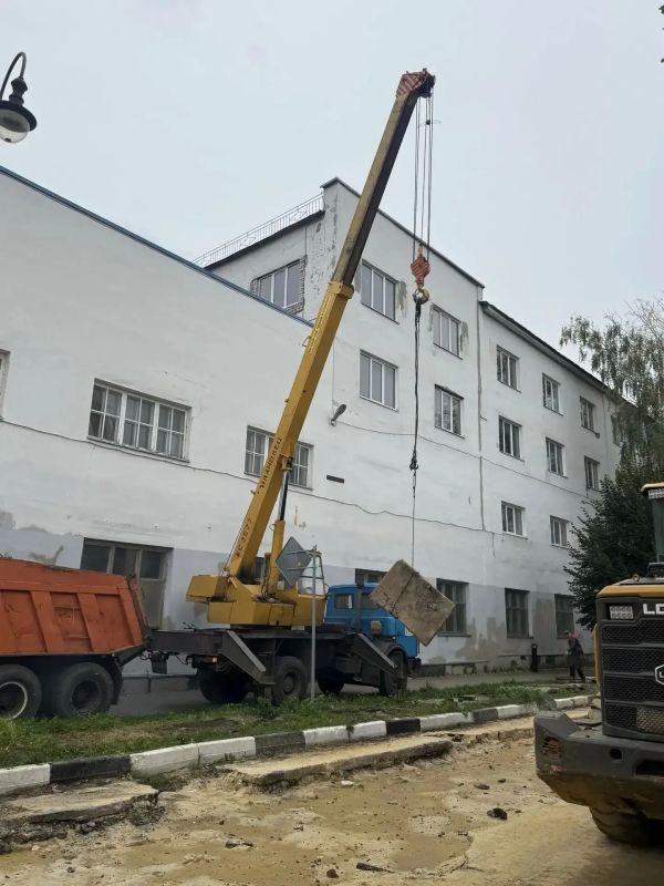 На Набережной восстанавливают благоустройство после ремонта теплосетей