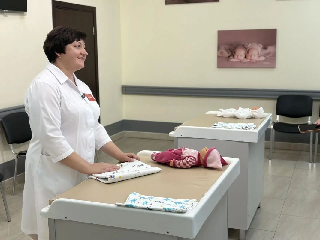 В Перинатальном центре Марина Македонская наградила победительницу конкурса «Волшебное пеленание» В Перинатальном центре Марина Македонская наградила победительницу конкурса «Волшебное пеленание»