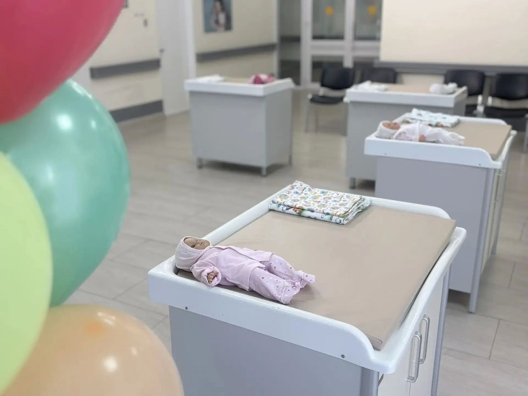 В Перинатальном центре Марина Македонская наградила победительницу конкурса «Волшебное пеленание» В Перинатальном центре Марина Македонская наградила победительницу конкурса «Волшебное пеленание»
