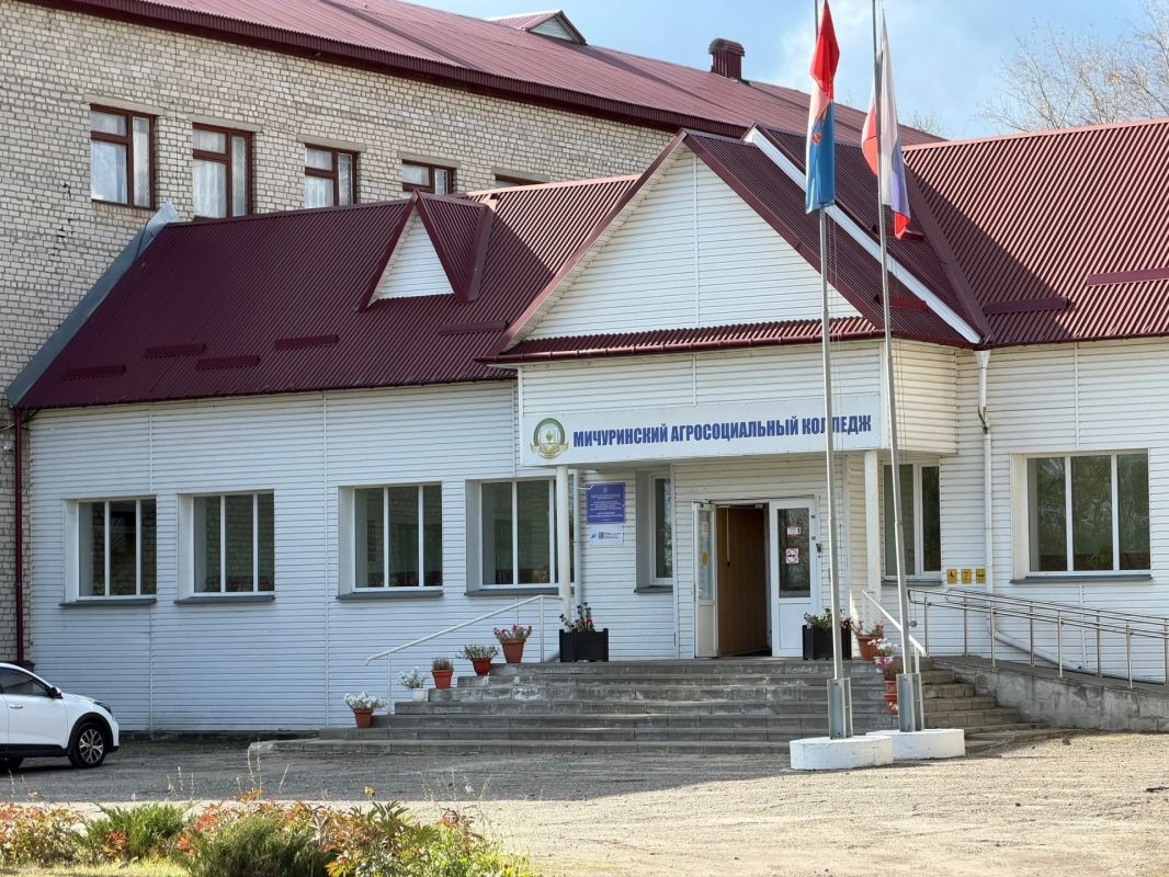 В агросоциальном колледже Мичуринска открыли комнату матери и ребёнка В агросоциальном колледже Мичуринска открыли комнату матери и ребёнка