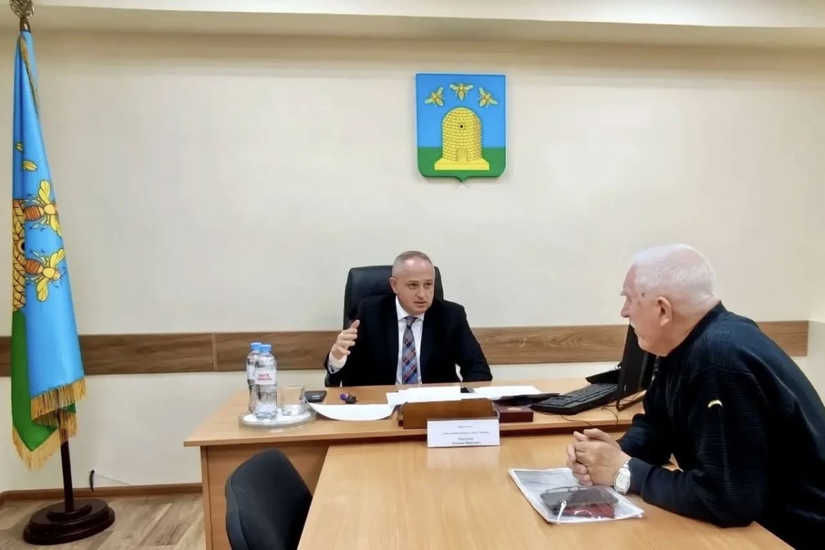 Глава администрации города Тамбова Максим Косенков провёл традиционный личный приём граждан