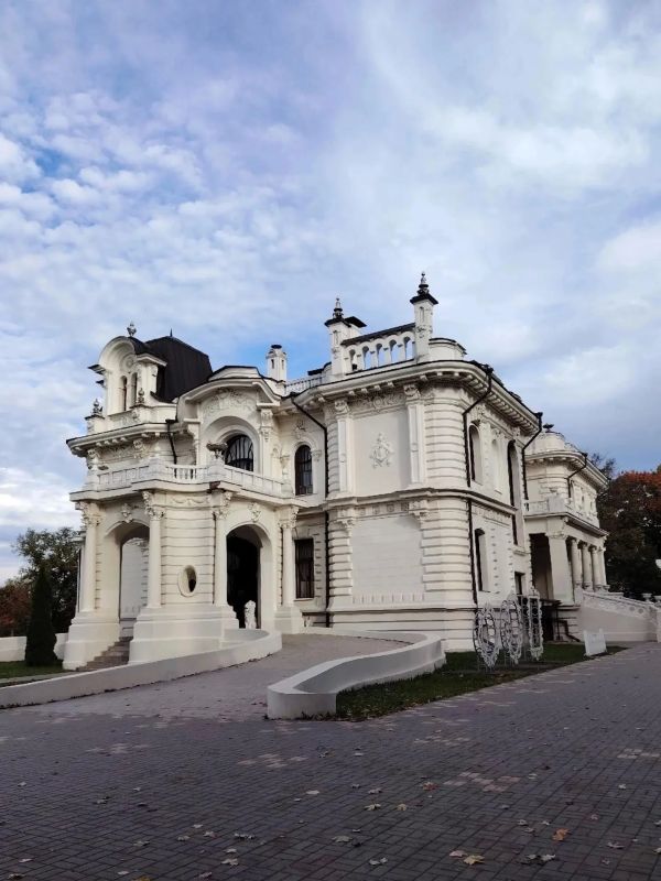 Доброе утро, Тамбов!. Сегодня, 12 октября, в нашем славном городе днём градусник покажет +22 °C. Переменная облачность — не слишком пасмурно и без изнуряющей жары
