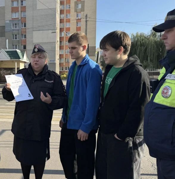 В Тамбове прошла акция «Белая трость»: водителям напомнили об особой категории пешеходов В Тамбове прошла акция «Белая трость»: водителям напомнили об особой категории пешеходов