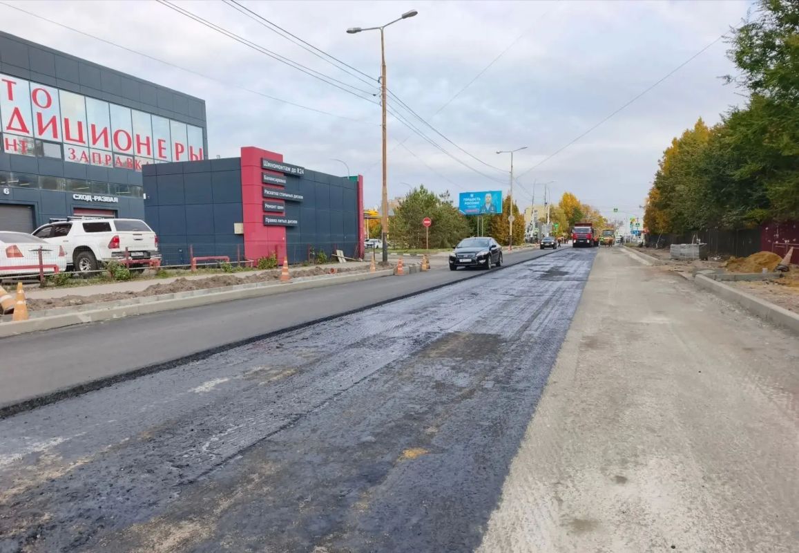 В Тамбове на Никифоровской приступили к укладке выравнивающего слоя асфальта В Тамбове на Никифоровской приступили к укладке выравнивающего слоя асфальта