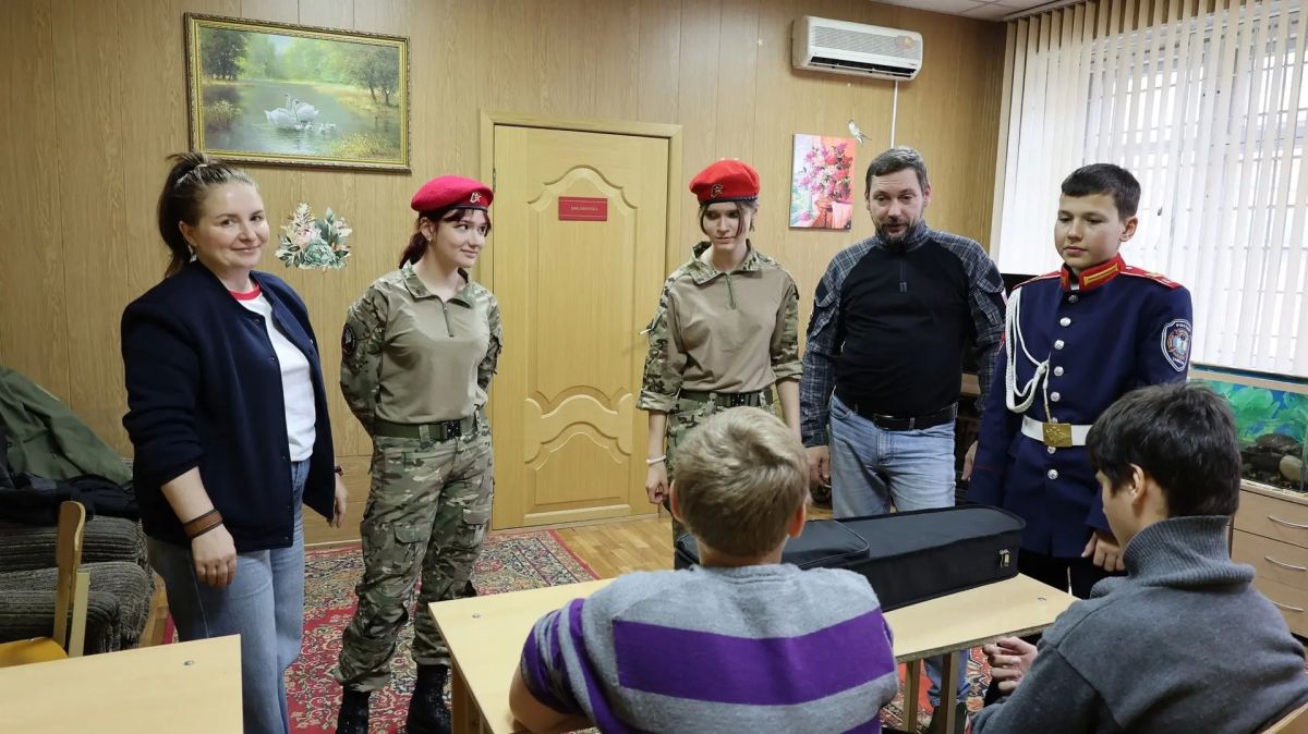 Представители «Юнармии» провели профилактическую беседу с несовершеннолетними подростками из ЦВСНП УМВД России по Тамбовской области