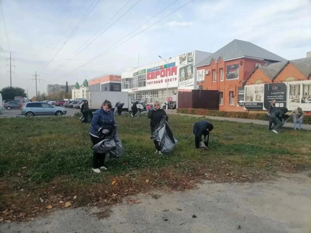 В Тамбове около 300 человек присоединились к Дню ударного труда В Тамбове около 300 человек присоединились к Дню ударного труда
