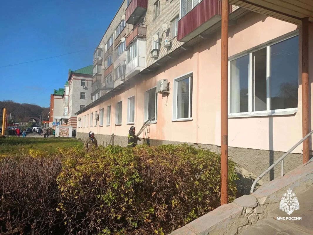 В Моршанске из горящей стоматологической поликлиники эвакуировали 68 человек В Моршанске из горящей стоматологической поликлиники эвакуировали 68 человек
