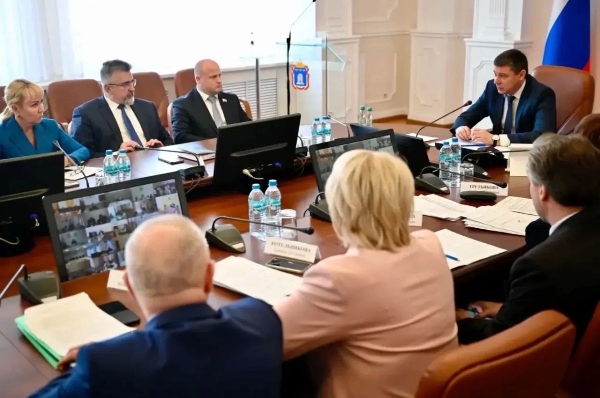 Председатель Тамбовской областной Думы Алексей Поздняков принял участие в оперативном совещании Главы Тамбовской области Евгения Первышова, на котором были заслушаны доклады о состоянии защиты населения и территории области...