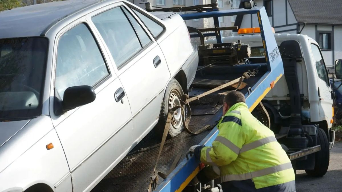 Жители Тамбова могут сообщить о брошенных автомобилях в чат-бот администрации города Жители Тамбова могут сообщить о брошенных автомобилях в чат-бот администрации города