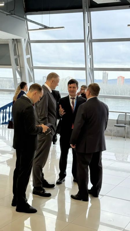 Сегодня и завтра с коллегами работаем на ежегодном международном форуме «Россия – спортивная держава» Сегодня и завтра с коллегами работаем на ежегодном международном форуме «Россия – спортивная держава»